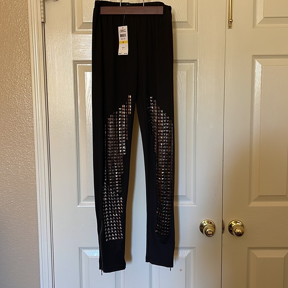 Authentic Icon Legging - Black with Studs
